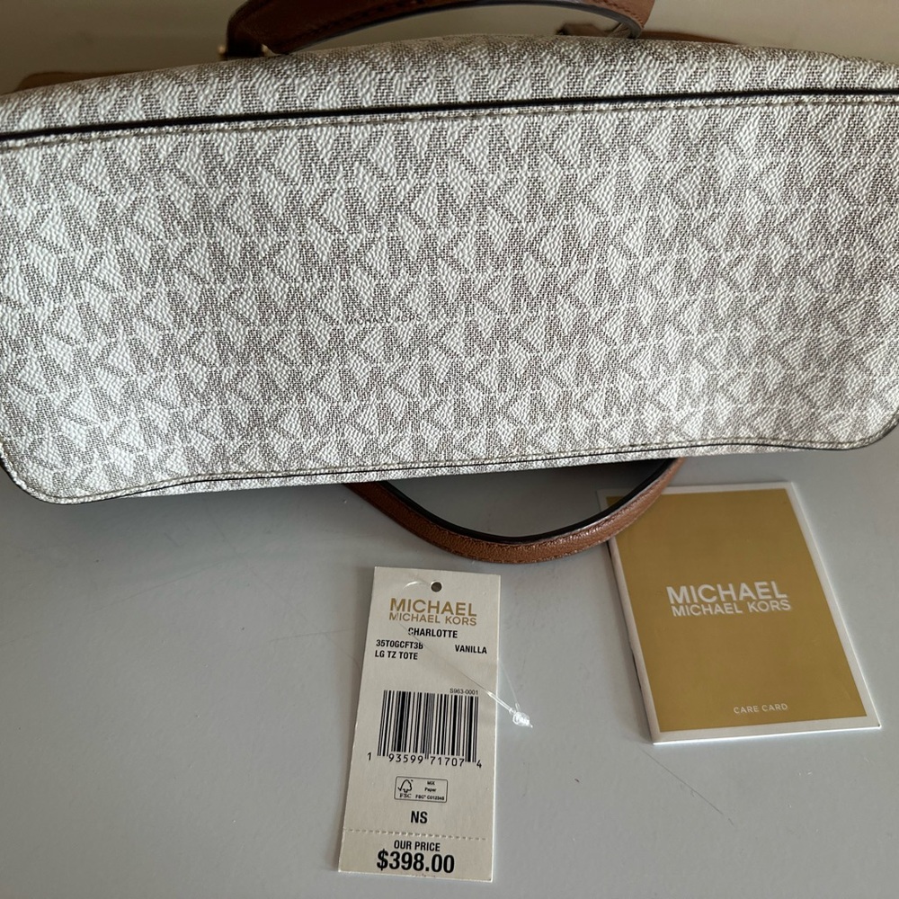 Michael Kors Tan and White Tote Bag - Picture 14 of 15